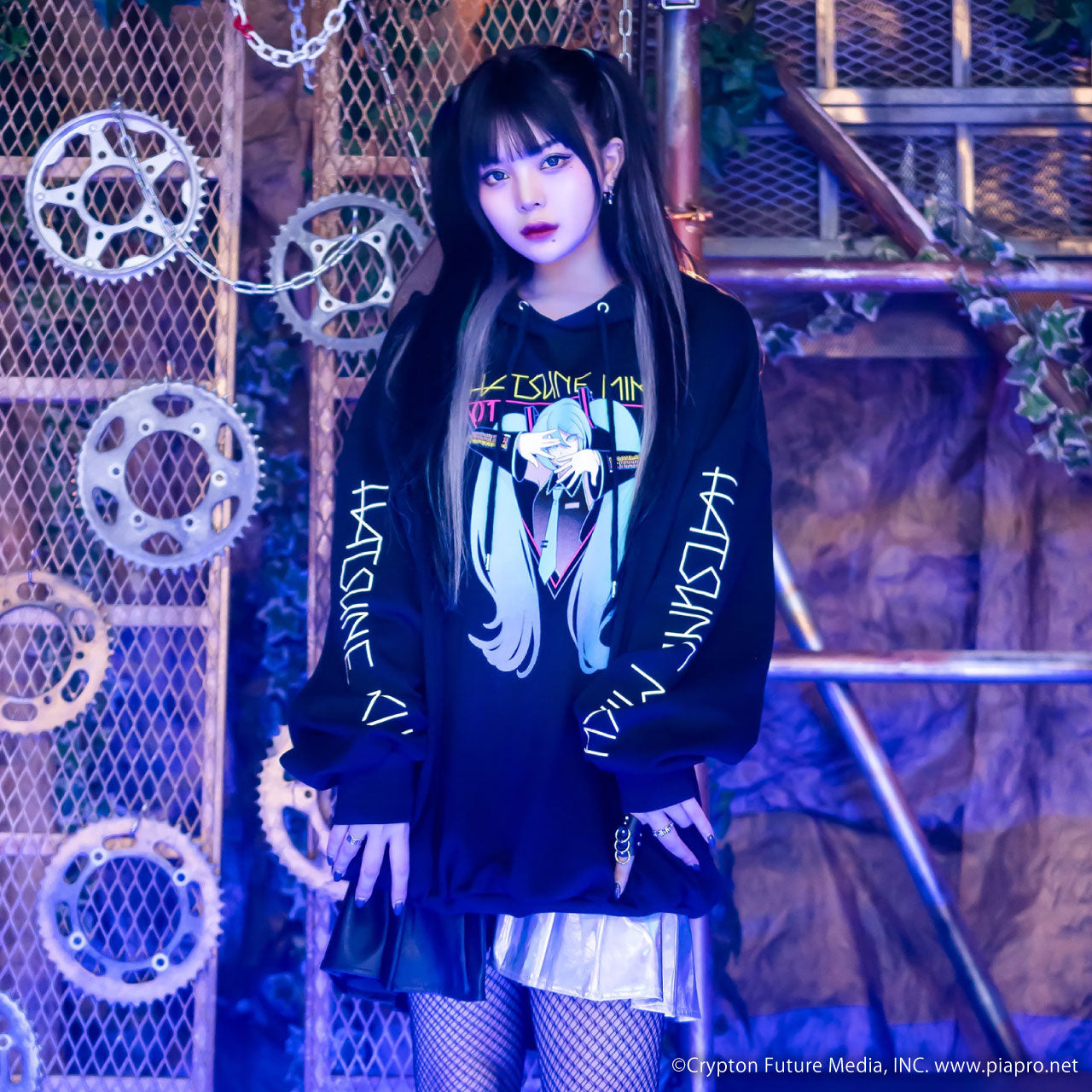 Listen Flavor x Hatsune Miku hoodie – Grumpy Bunny